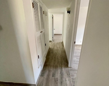 4917 Royal Drive - Photo Thumbnail 12