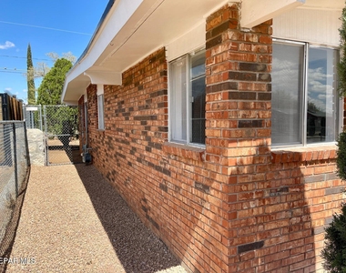 4917 Royal Drive - Photo Thumbnail 1