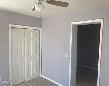 1026 Myrtle Avenue - Photo Thumbnail 2