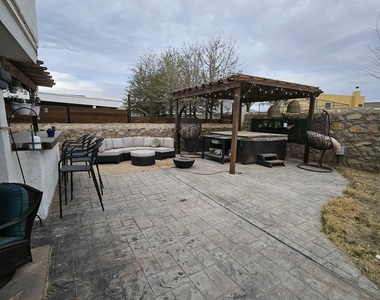 12661 Paseo Rosannie Avenue - Photo Thumbnail 19