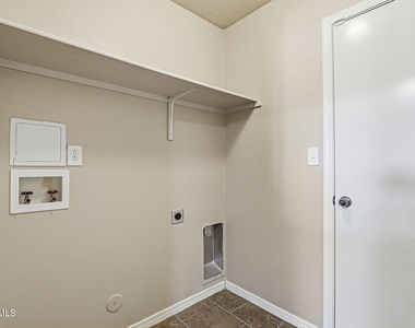 228 Flor Azucena Drive - Photo Thumbnail 6