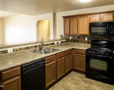 228 Flor Azucena Drive - Photo Thumbnail 7