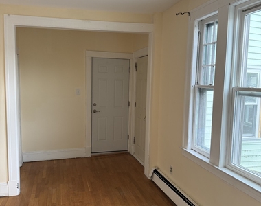 452 Hillside Avenue - Photo Thumbnail 2