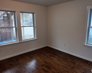 1257 Howard Avenue - Photo Thumbnail 6