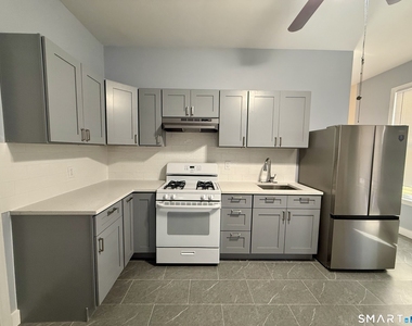 262 Lloyd Street - Photo Thumbnail 8