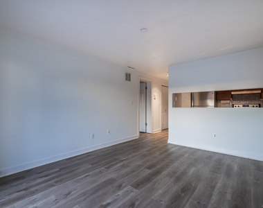 980 Lindley Street - Photo Thumbnail 2