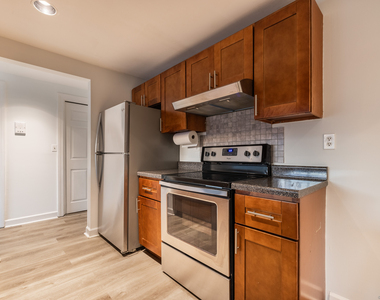 980 Lindley Street - Photo Thumbnail 5