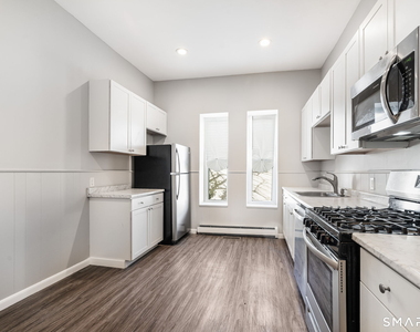 300-302 Soundview Avenue - Photo Thumbnail 9