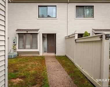 101 Farmington Chase Crescent - Photo Thumbnail 1
