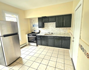 141 Crown Street - Photo Thumbnail 2