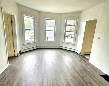 141 Crown Street - Photo Thumbnail 3