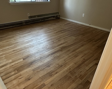 581 Crown Street - Photo Thumbnail 6
