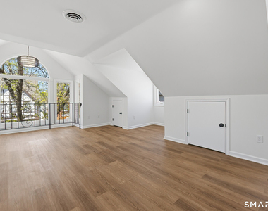 426 Main Street - Photo Thumbnail 10