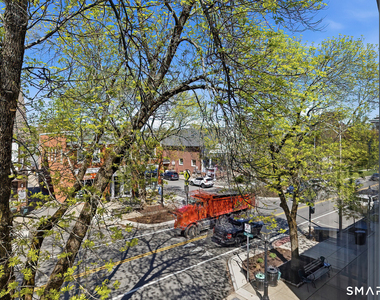 426 Main Street - Photo Thumbnail 17
