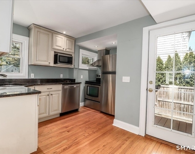 25 Maplewood Avenue - Photo Thumbnail 14