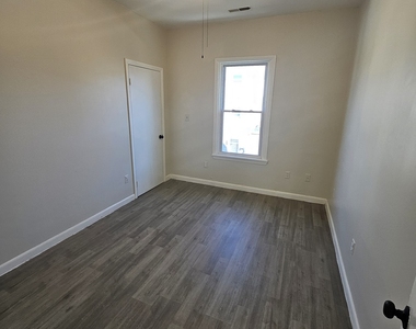 236 Brooks Street - Photo Thumbnail 9