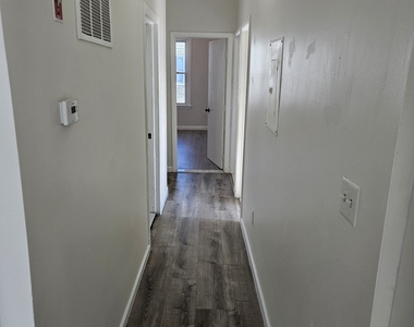 236 Brooks Street - Photo Thumbnail 8
