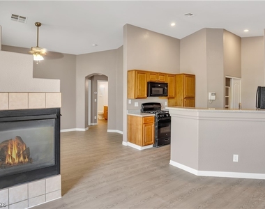 3520 Glorious Iris Place - Photo Thumbnail 4