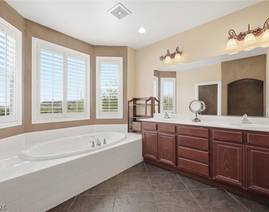 11797 Golden Moments Avenue - Photo Thumbnail 7