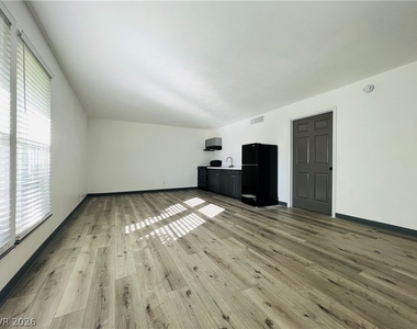 3744 Pilgrim Street - Photo Thumbnail 7
