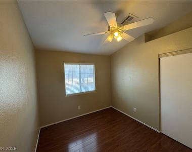 1326 Dusty Creek Street - Photo Thumbnail 23