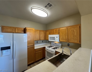 1326 Dusty Creek Street - Photo Thumbnail 10