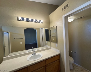 1326 Dusty Creek Street - Photo Thumbnail 20