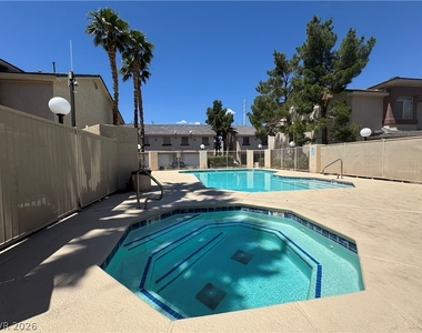 1326 Dusty Creek Street - Photo Thumbnail 32
