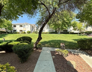 1501 Cardinal Peak Lane - Photo Thumbnail 16