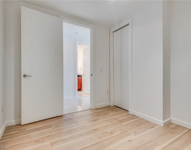 4575 Dean Martin Drive - Photo Thumbnail 31