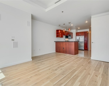 4575 Dean Martin Drive - Photo Thumbnail 18