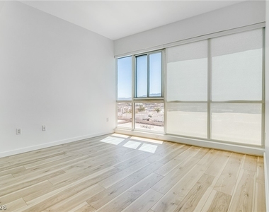 4575 Dean Martin Drive - Photo Thumbnail 27