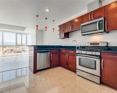 4575 Dean Martin Drive - Photo Thumbnail 24