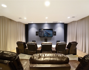 4575 Dean Martin Drive - Photo Thumbnail 6