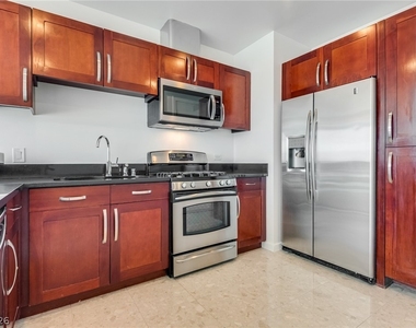 4575 Dean Martin Drive - Photo Thumbnail 23