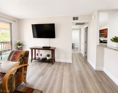 5026 River Glen Drive - Photo Thumbnail 3