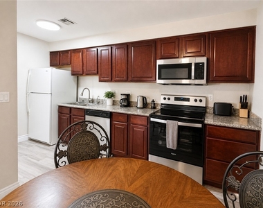 5026 River Glen Drive - Photo Thumbnail 7
