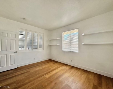 3829 Climbing Rose Street - Photo Thumbnail 28