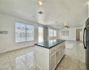 3829 Climbing Rose Street - Photo Thumbnail 12