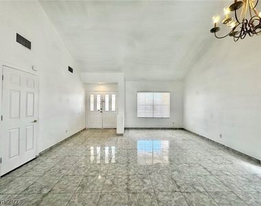3829 Climbing Rose Street - Photo Thumbnail 5