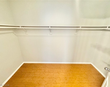 1092 Whispering Birch Avenue - Photo Thumbnail 12
