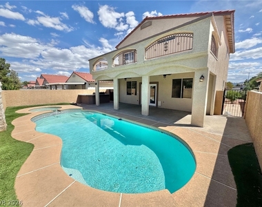 1092 Whispering Birch Avenue - Photo Thumbnail 32