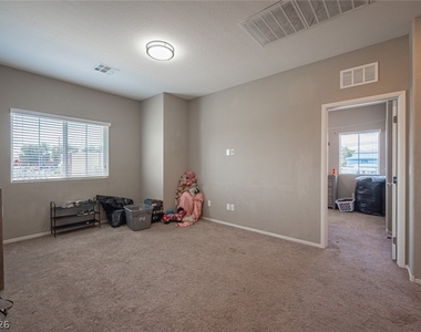 2715 Amazing Meadows Avenue - Photo Thumbnail 20