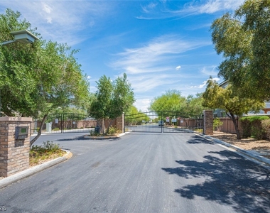 2715 Amazing Meadows Avenue - Photo Thumbnail 58