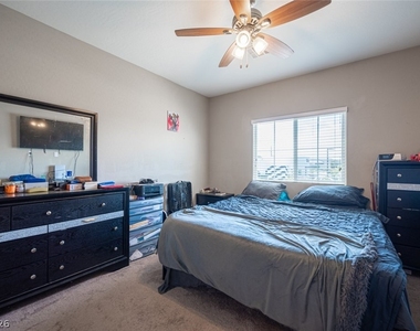 2715 Amazing Meadows Avenue - Photo Thumbnail 26