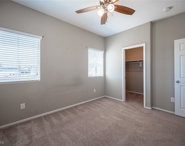 2715 Amazing Meadows Avenue - Photo Thumbnail 31