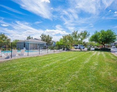 2715 Amazing Meadows Avenue - Photo Thumbnail 42
