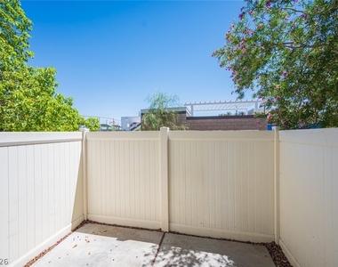 2715 Amazing Meadows Avenue - Photo Thumbnail 40