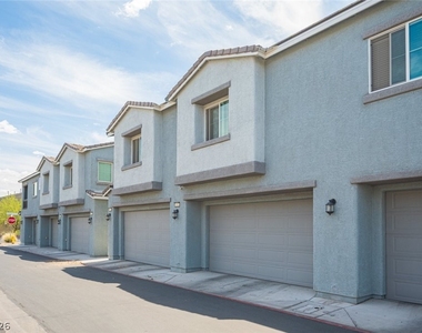 2715 Amazing Meadows Avenue - Photo Thumbnail 4