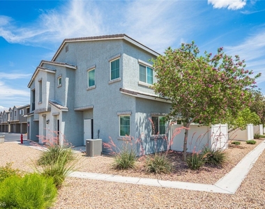2715 Amazing Meadows Avenue - Photo Thumbnail 5